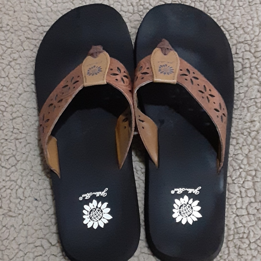 WOMENS LEATHER SANDAL SIZE 11